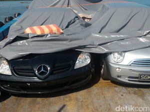 Polri Gagalkan Penyelundupan Mobil Bekas dari Singapura di Perairan Batam