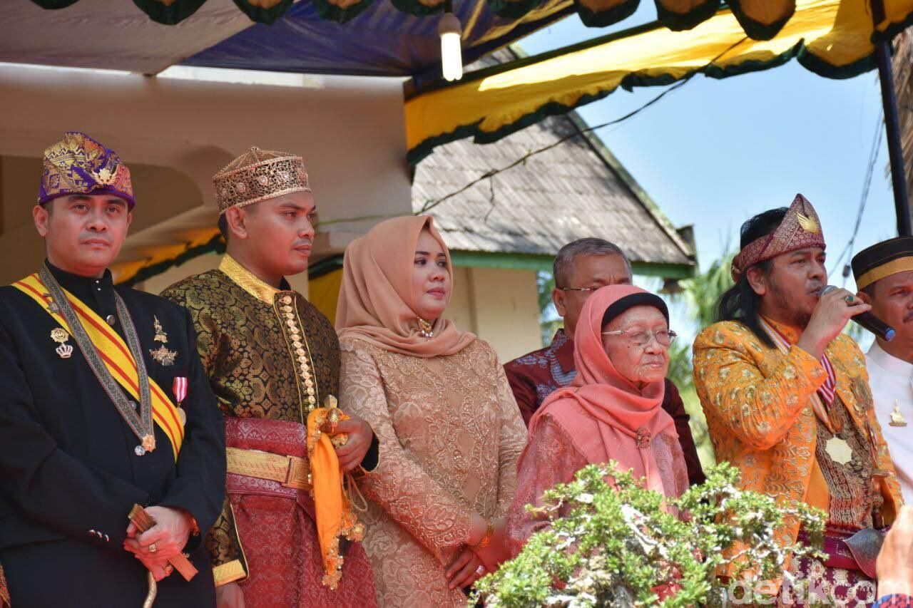 Berkenalan Dengan Yandi Putra Mahkota Kesultanan Bima Yang Masih Mahasiswa 