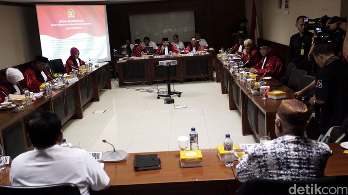 Irman Gusman Diberhentikan, Farouk: Tak Ada Kocok Ulang Pimpinan DPD