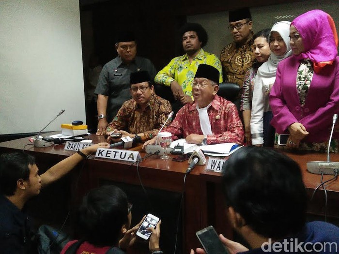 AM Fatwa: Irman Gusman Resmi Diberhentikan!