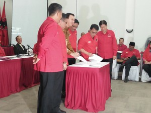 Ahok-Djarot Teken Kontrak Politik dengan PDIP