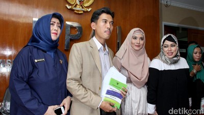Elma Theana Penuhi Panggilan KPAI Terkait Gatot Brajamusti