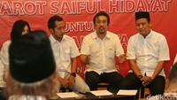 Relawan Ibu Kota mendukung Djarot Saiful Hidayat untuk kembali memerintah Jakarta, baik menjadi gubernur maupun wakil gubernur.
