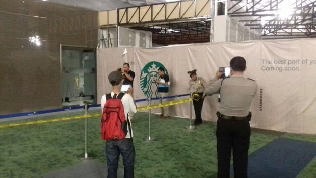 Atap Terminal 3 Runtuh/ ist