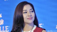 Sekarang ia tampak lebih dewasa dan semakin cantik, setuju? Pool/Noel/detikFoto.