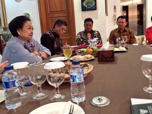 Hasto Soal Pertemuan dengan Ahok: Nggak Ada Deadlock, Semua Lancar