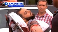 Dalam proses penangkapan, polisi sempat terlibat baku tembak dengan Ahmed Khan. Dua polisi terluka dalam aksi tersebut. Courtesy WABC-TV via REUTERS.