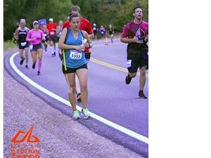 Memompa ASI Sambil Lari Maraton, Foto Ibu Ini Jadi Viral