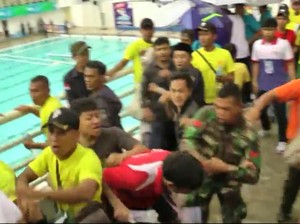 Ini Video Kericuhan di Arena Polo Air PON