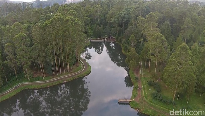 Keindahan Danau Citarum Dilihat dari Langit
