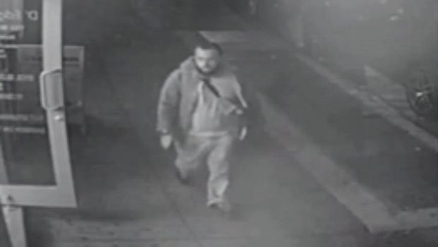 Ahmad Khan Rahami saat terekam CCTV (Courtesy New Jersey State Police/Handout via REUTERS)