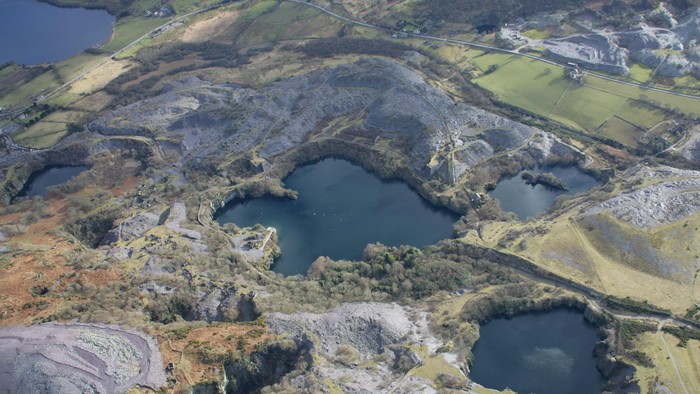 Danau Bekas Tambang di Wales yang Dijuluki Kolam Kematian