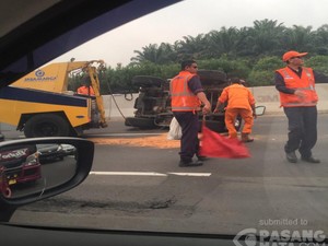 Kecelakan Tunggal di Tol Cipularang Arah Cileunyi KM 135