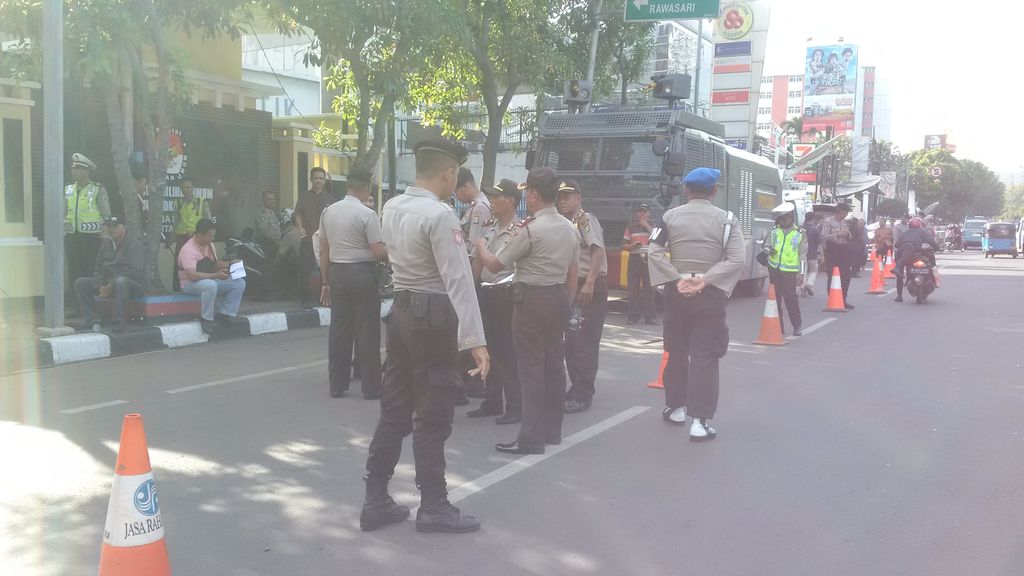 Foto: Suasana pengamanan di Gedung KPUD DKI Jakarta (Noval/detikcom)