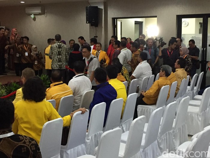 Ahok-Djarot Resmi Daftar Sebagai Cagub dan Cawagub di KPU DKI