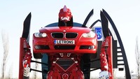 Agar bisa bergerak, robot ini menggunakan teknologi Wi-FI 2,4 GHz 54 Mbps, dengan motor penggerak berkekuatan 400 Nm yang berukuran sangat kecil.