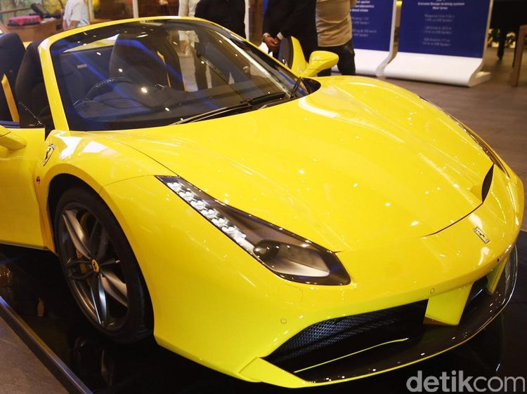 Ferrari 488 Spider Diluncurkan di Jakarta