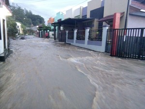 Korban Tewas Banjir Bandang Garut Tambah Jadi 6 Orang, 16 Orang Lagi Hilang