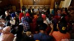 Puluhan Warga Dukung Anies Baswedan Maju Pilgub DKI