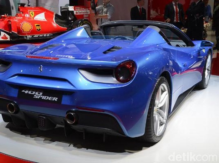 Soal Atap Ferrari 488 Spider yang Jadi Sorotan