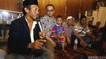 Puluhan Warga Dukung Anies Baswedan Maju Pilgub DKI
