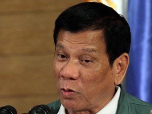 Bercakap Via Telepon dengan Trump, Duterte Diundang ke Gedung Putih