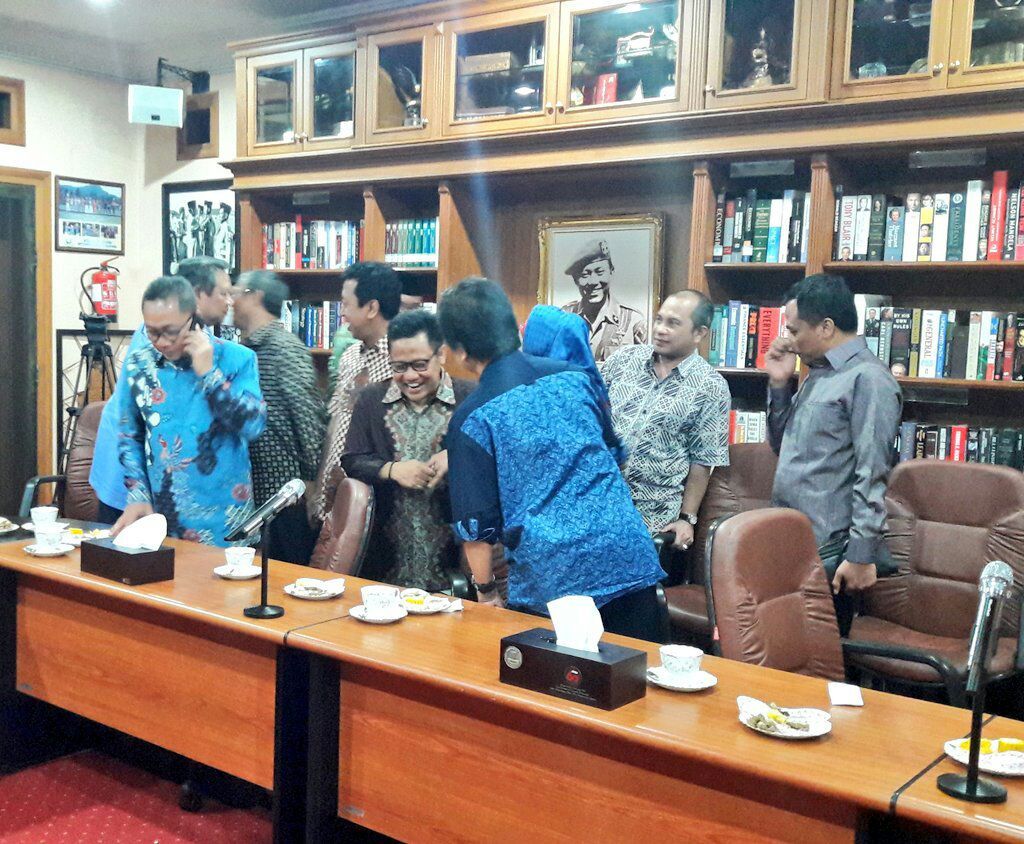 Dari foto Jubir PD Imelda Sari, tergambar suasana hangat pertemuan empat partai di rumah SBY