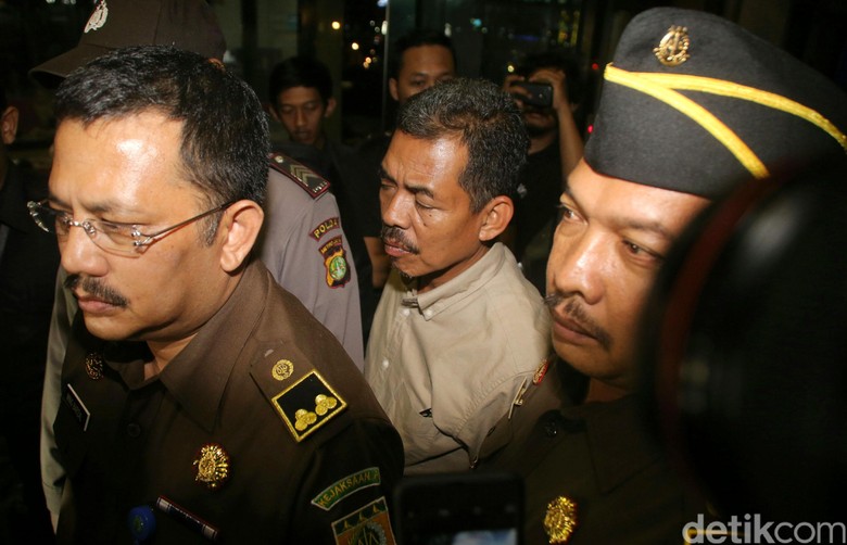 Jaksa Farizal Dijemput Tim Kejagung dari KPK untuk Jalani Pemeriksaan Pelanggaran Jaksa Farizal Dijemput Tim Kejagung dari KPK untuk Jalani Pemeriksaan Pelanggaran