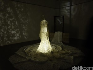 Berziarah di Pameran Tunggal Lenny Ratnasari Weichert