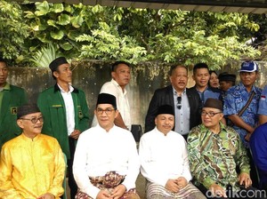 Adik Yusril, Yusron Ihza Daftar ke KPU Maju Pilgub Babel