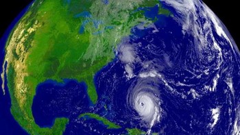 Foto dari NOAA National Hurricane Center menampakkan badai Isabel di sekitar North Carolina, Amerika Serikat. Foto: Getty Images