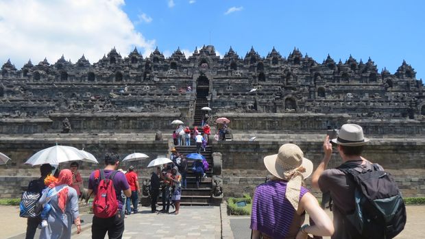 Ajaib Candi Borobudur Bisa Sepi Di Siang Hari