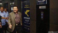 Jenderal TNI AD bintang empat ini tiba di KPP Sudirman pada pukul 12.30 WIB.