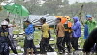 Shinta Muin meninggal pada usia ke-68 dan dimakamkan di TPU Karet Bivak, Pejompongan, Jakarta Pusat. Pool/Noel/detikFoto.