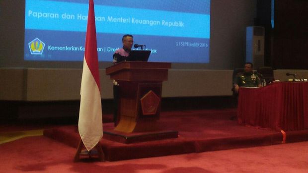 Ken Djugiasteadi, Direktur Jenderal Pajak saat menyampaikan sambutan pada sosialisasi tax amnesty di Mabes TNI (detikFinance)