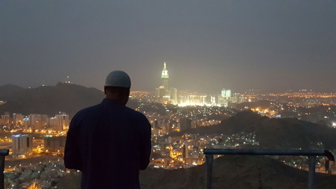 Pemandangan luar biasa kota Makkah dari puncak Jabal Nur (Rachmadin Ismail/detikcom)