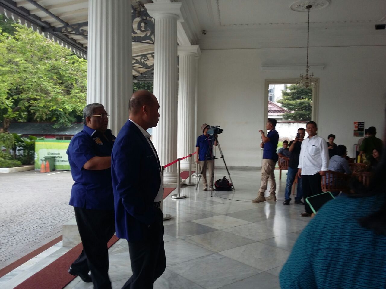 Victor Laiskodat dari NasDem, datang ke Balai Kota (Foto: Niken/detikcom)