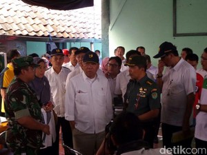 20 Toilet Bongkar Pasang dan 7 Mobil Tangki Air Dikirim Kemen PUPR ke Garut