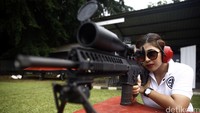Bascot V Comm 300 SC 2016 merupakan salah satu kompetisi menembak yang paling ditunggu-tunggu. Sebab, kompetisi ini tidak hanya diikuti anggota dari kalangan Polri atau TNI saja, melainkan warga sipil.