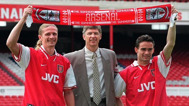 Arsene Wenger menjadikan Arsenal salah satu pesaing Manchester United pada 1990-an dan awal 2000-an.