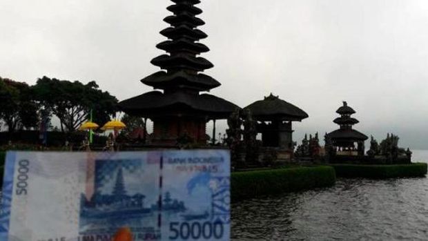 Pura cantik di Danau Bedugul