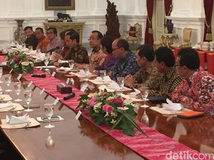 Bahas Kondisi Ekonomi Terkini, Jokowi Undang Ekonom dan Pengusaha ke Istana