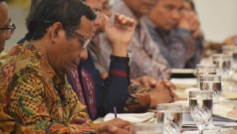 Mahfud MD dan Saldi Setuju Revisi PP 99, Tapi Tidak untuk Remisi Koruptor Mahfud MD dan Saldi Setuju Revisi PP 99, Tapi Tidak untuk Remisi Koruptor