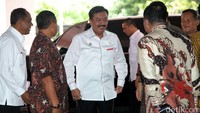 Budi Gunawan tiba di Kantor Kementerian Dalam Negeri sekitar pukul 12.01 WIB.