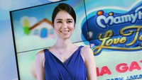 Ia tampil dalam balutan dress berwarna biru kala menghadiri acara yang digelar di Central Park, Jakarta Barat pada Kamis (22/09/2016). Pool/Palevi S/detikFoto.