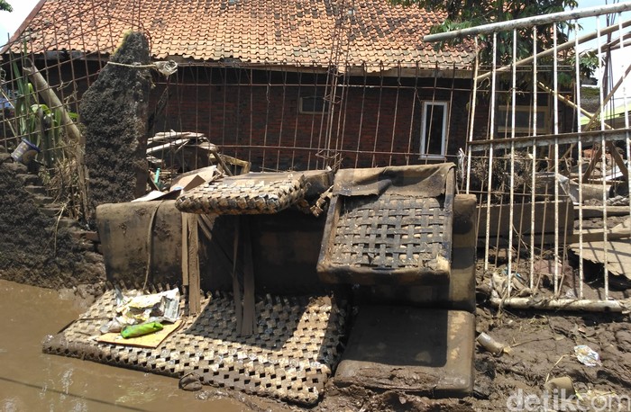 Garut Berduka, Kisah Pilu Iwan yang Kehilangan Ibu dan Adik