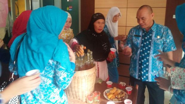 Mbok Jamu Digandeng untuk Ajak Masyarakat Gemar Minum  Jamu