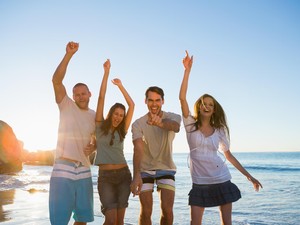 Survei: Lebih Suka Open Trip atau Liburan Sendiri?