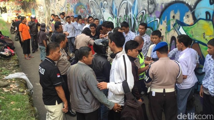 Puluhan Pelajar Ditangkap Polisi Saat Mau Tawuran di Jatinegara