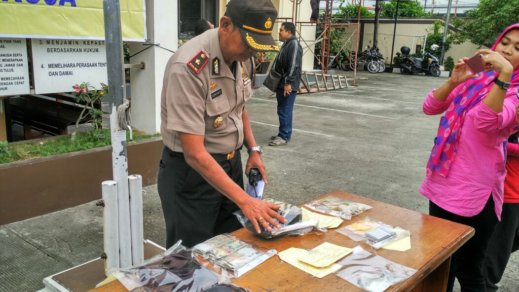 Foto: Kapolsek Koja Kompol Supriyanto menggelar jumpa pers (dok Humas Polres Jakut)
